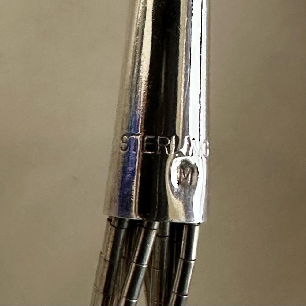 Navajo Liquid Silver Necklace - Picture 9 of 10